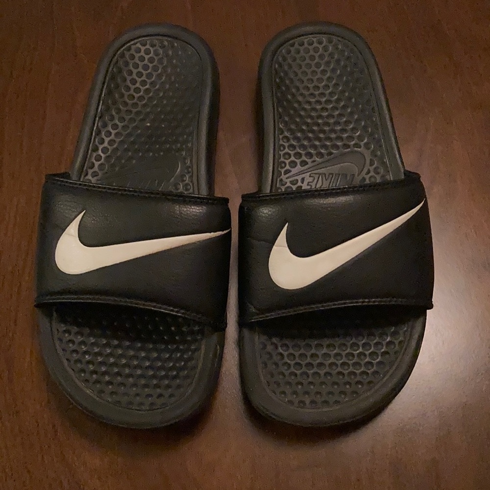 Nike Benassi Slides